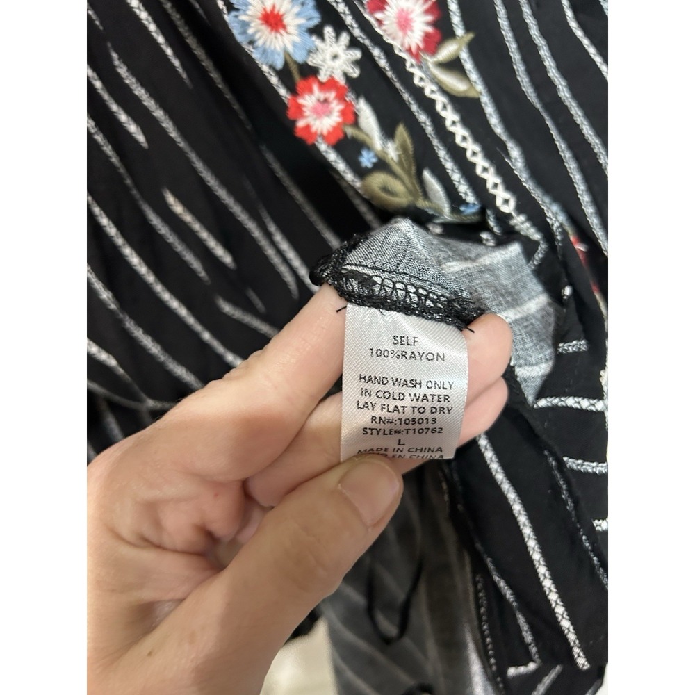 savanna jane embroidered top Button Down Floral Stripe NWT loose Boho Sz L - Picture 5 of 6